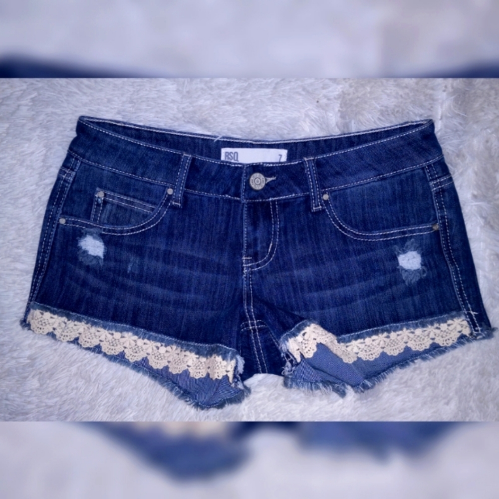 RSQ Cali Crochet cut shorts size 7